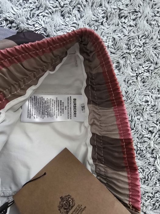 Pantaloni scurti BURBERRY URGENT