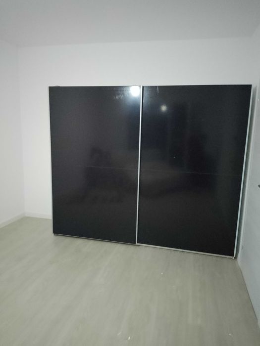 montare demontare manipulare mobilier toate genurile ikeea xxxl dedeman kika jisk mobilier showroom comode dulapuri paturi noptiere biblioteci scaune
