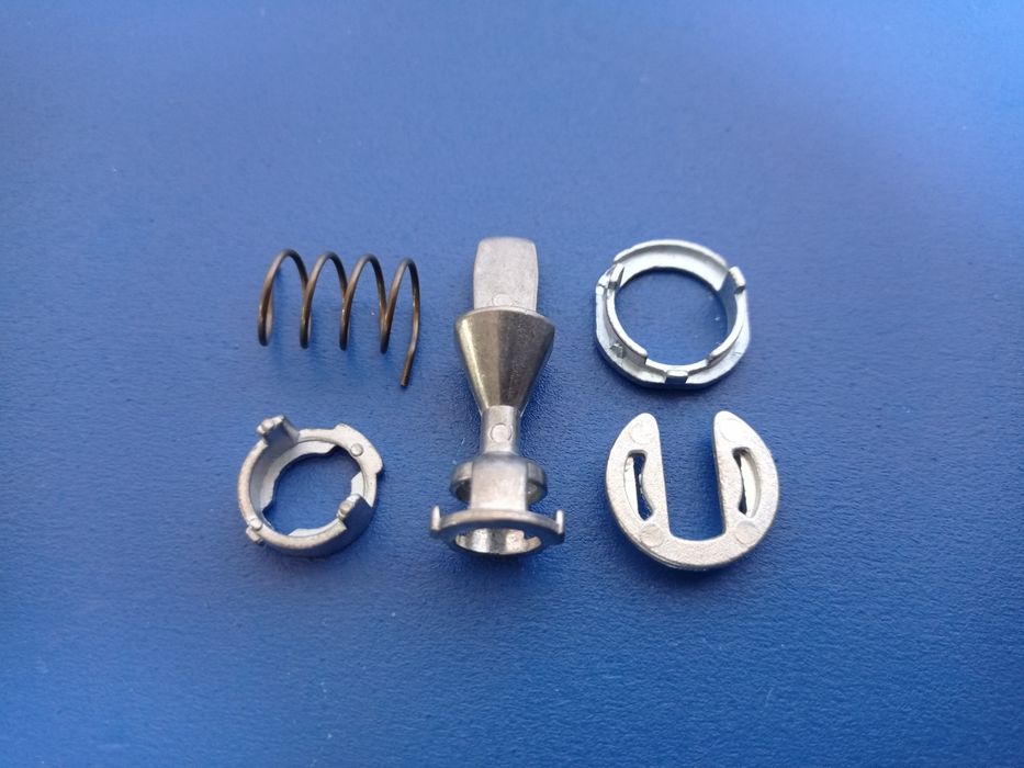 Skoda Fabia 1 kit reparatie butuc incuietoare usa