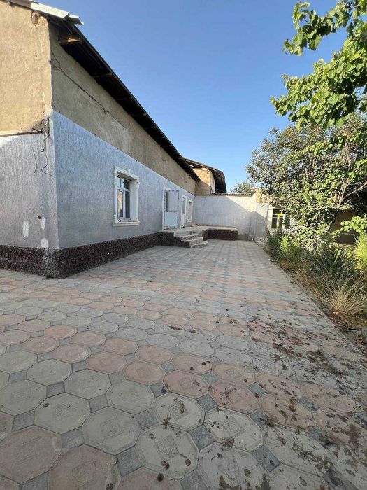 Zangiota.Bozsuv.6xonali uyni 12sotihda yer narxiga sotaman.Barter bor