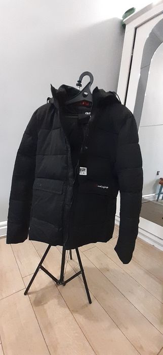 Продам куртка новая.