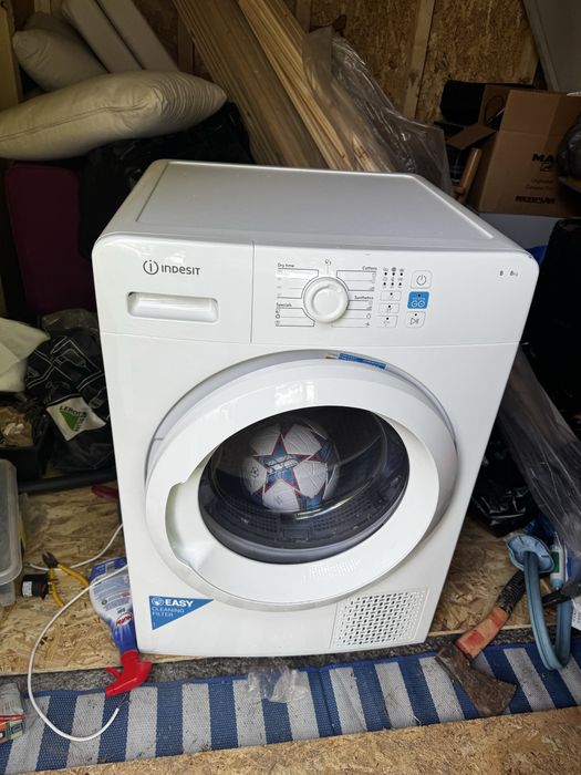 Uscător rufe Indesit 8kg, stare foarte bună