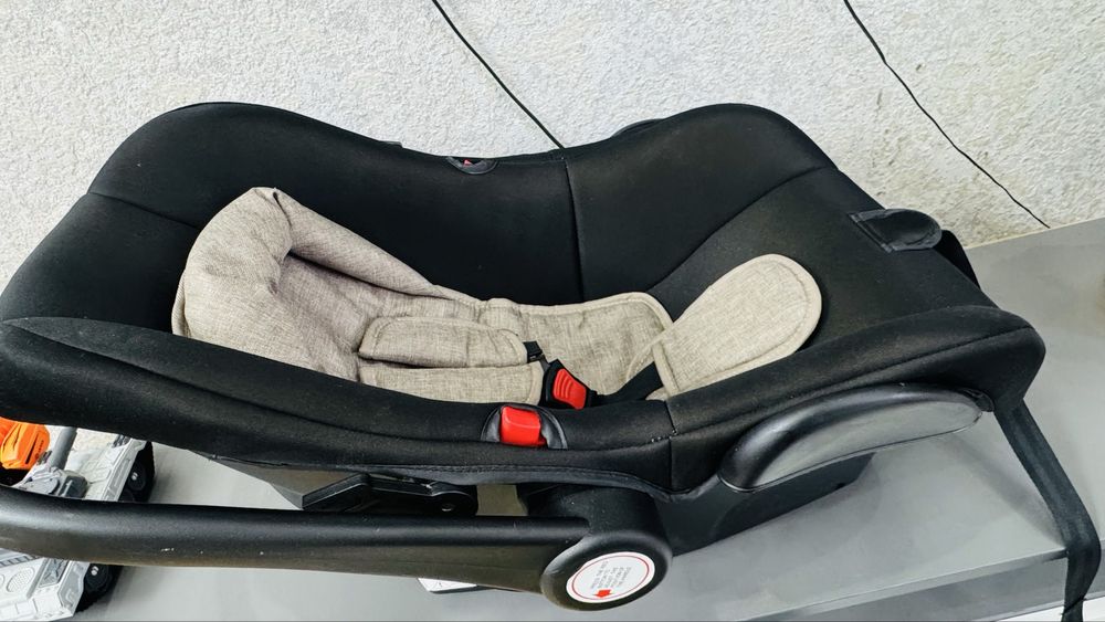 Продам новый автокресло