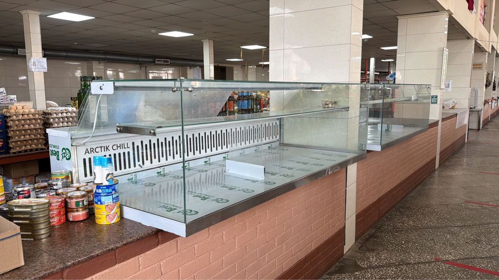 Продам новый Витринный холодильник