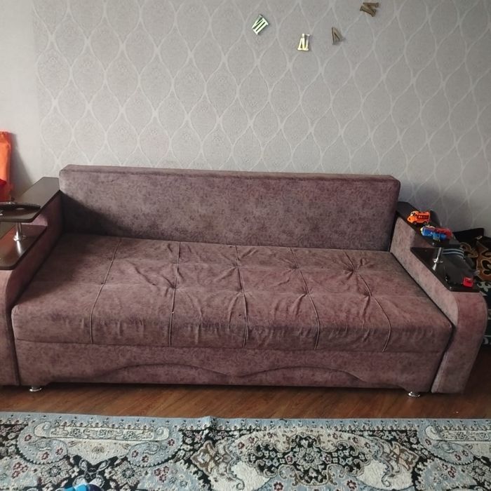 Продам диван.