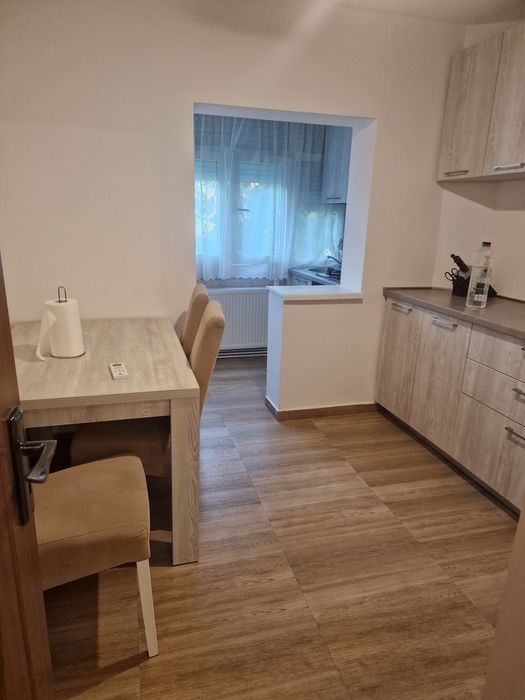 Închiriez apartament lânga liceul Pedagogic