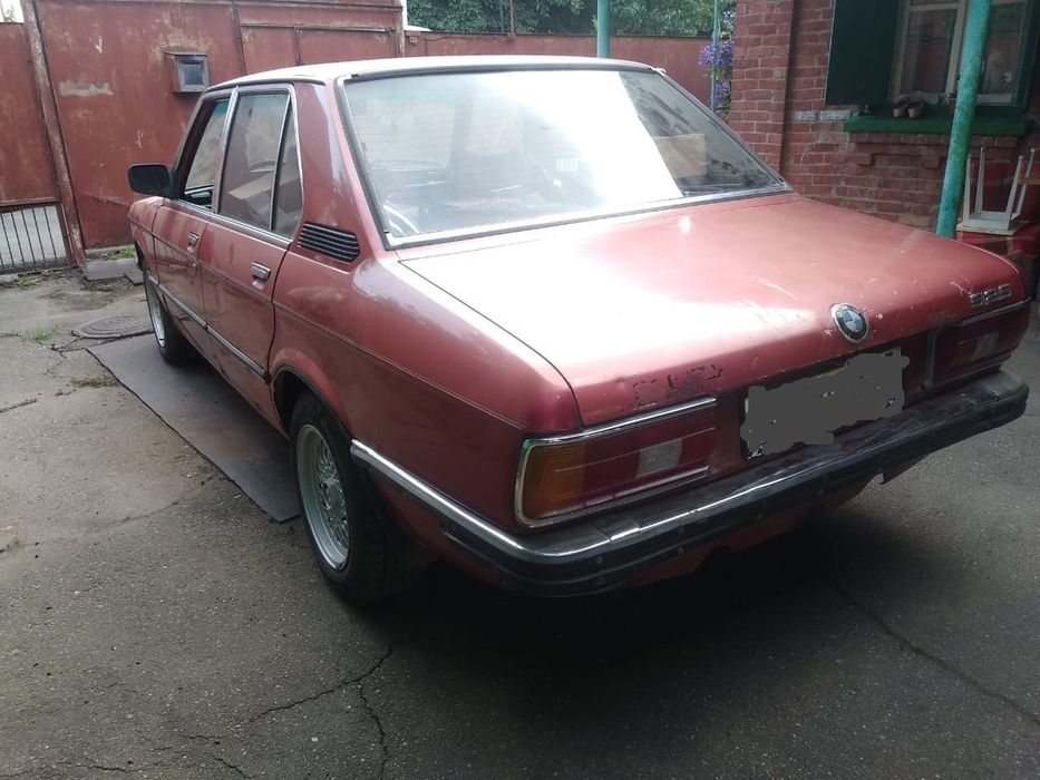 Продается BMW 525 e12 1981 года. Срочно