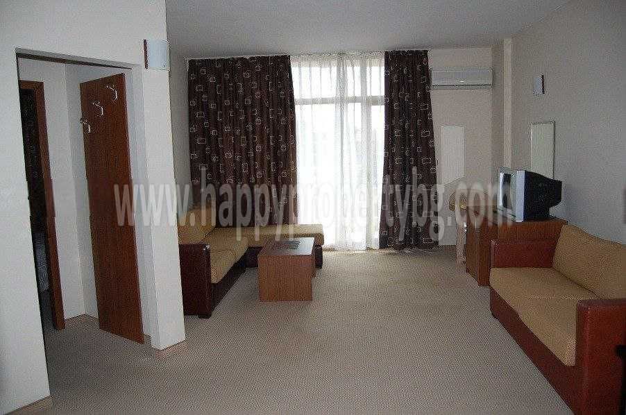 Продава се Двустаен апартамент в к.к. Слънчев бряг - 66 кв.м за 894 €/кв.м - Снимка #4