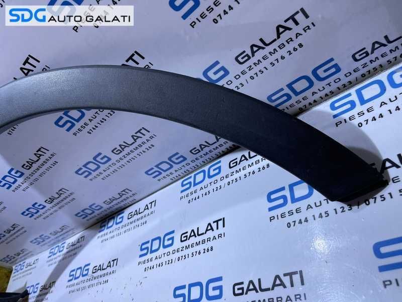 Ornament Bandou Aripa Fata Dreapta Ford Kuga 1 2008 - 2013 Cod 8V41-S16D238-A 8V41S16D238A [L7939]