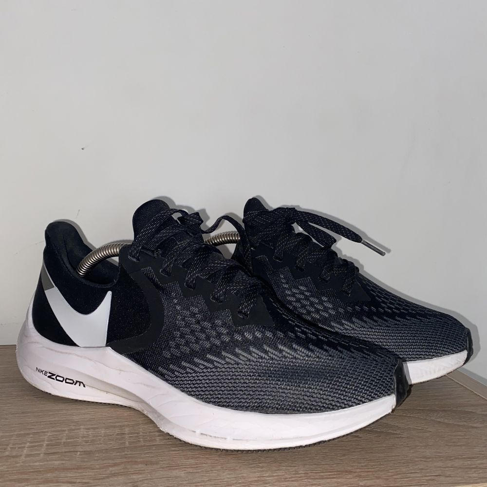 Nike men's store zoom winflo 6