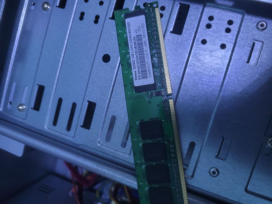 Продам пк в рабочем состаний без памяти(hdd, sdd)