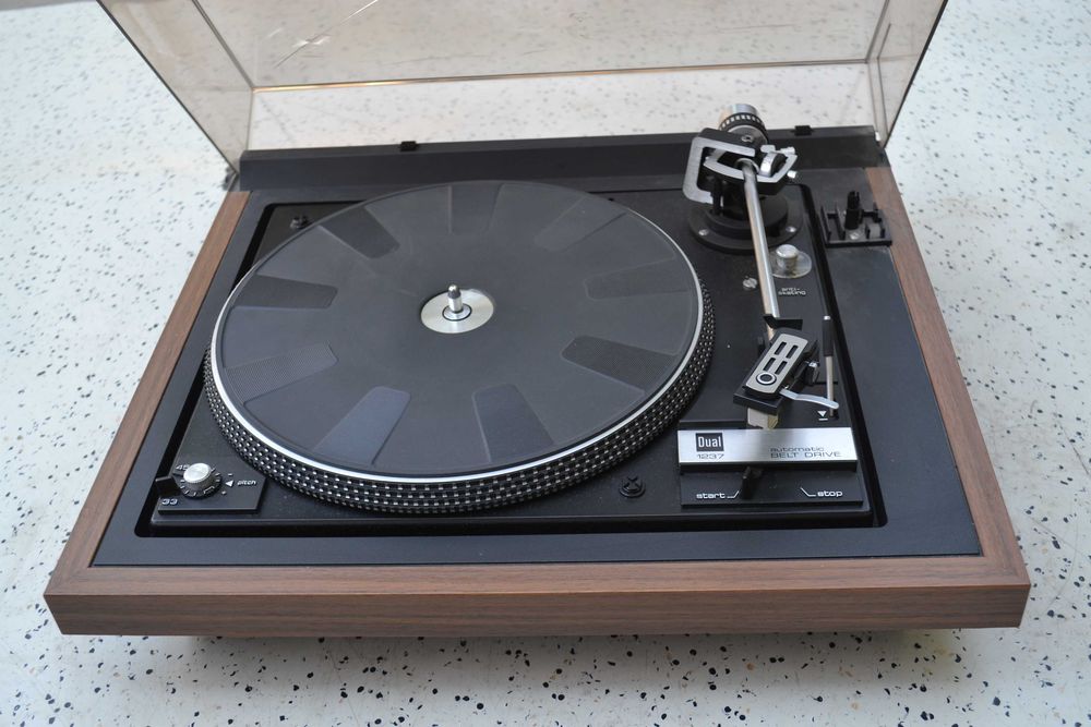 Pick up Dual model 1237
