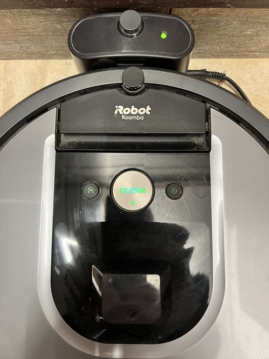 Aspirator inteligent irobot roomba 975, wifi pret 900 lei