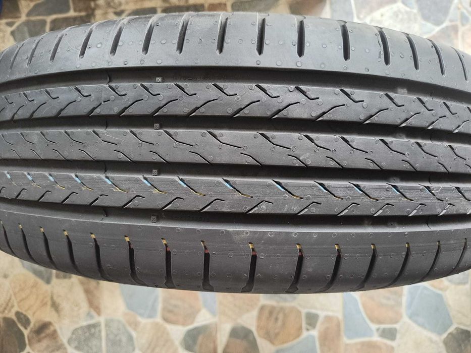 Vand 2 caucicuri VARA CONTINENTAL 215/60/R18