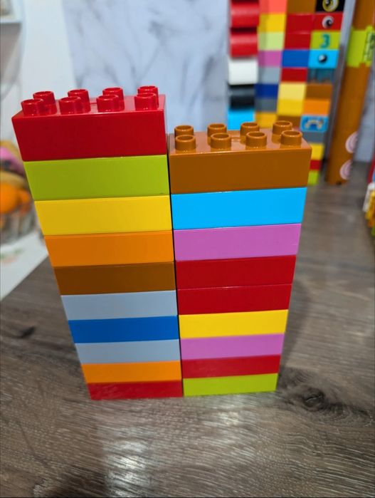 Vând set cuburi lego