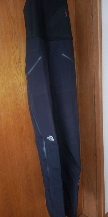 Комплект яке и панталон мембрана The North Face Kichatna, размер L, използвани малко, в много добро състояние