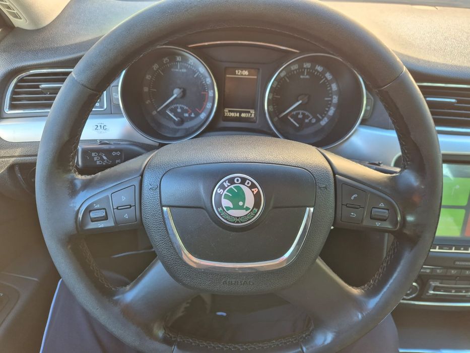 SKODA Superb 2012 — imagine 4
