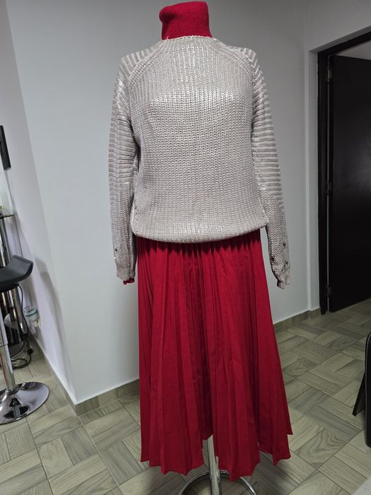 Pulover nude, model cu insertii sidefate de argintiu, pt rochii, fuste