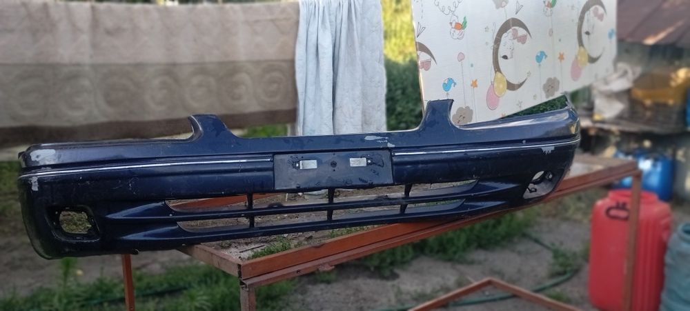 Продам бампера 3 бампера  Тайота  и 2 бампер Рвр