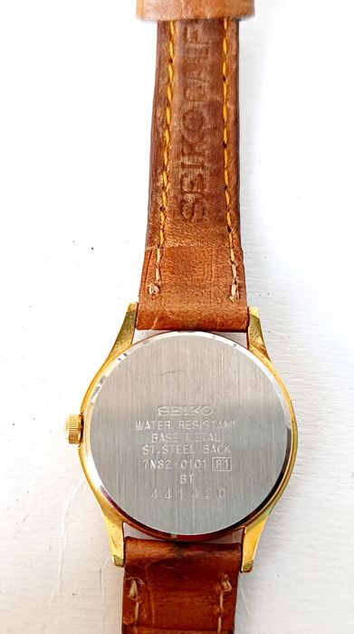 SEIKO quartz 7N82-0101 дамски часовник. Много запазен, с оригиналната си каишка