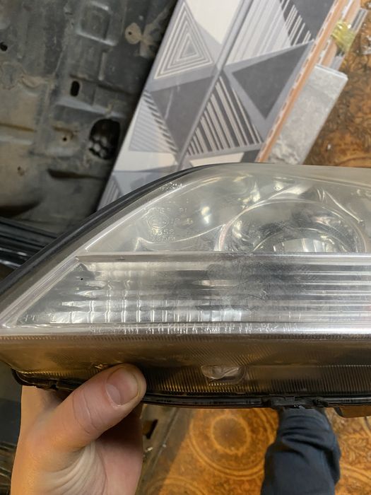 Продам фару лев кия соренто