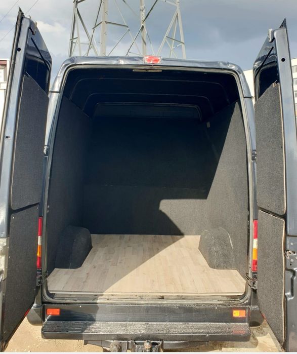 Mercedes sprinter 211 an fabricație 2000 5+1 locuri și marfa impecabil