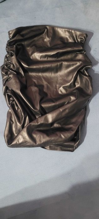 Кожена пола и панталони