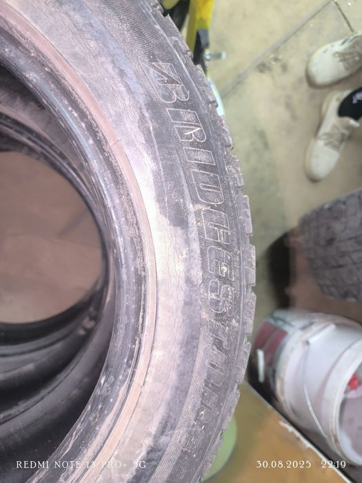 Продам покрышки 235/50/19