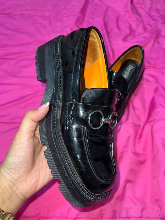 Лакированные лоферы от Bershka демисезонные