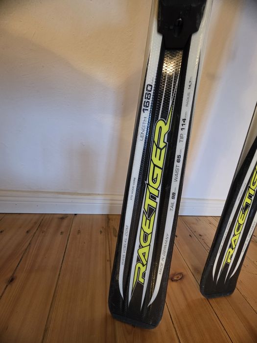 Schiuri Völkl Racetiger