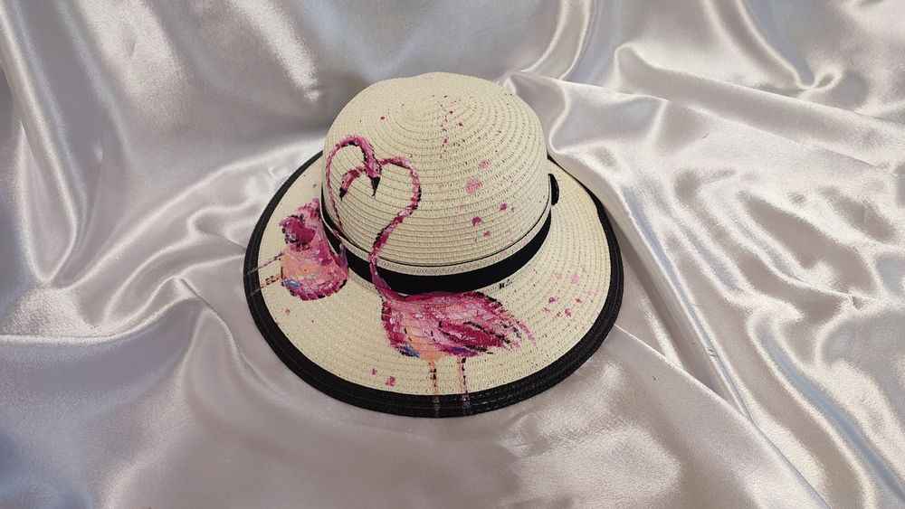 Ръчно рисувани шапки по индивидуален дизайн 35-40лв.