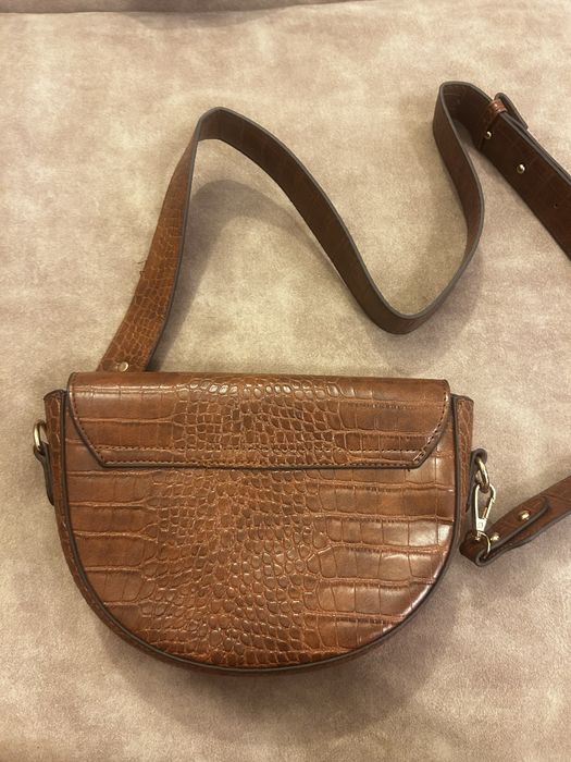 Brown croc effect shoulder bag / old money aesthetic