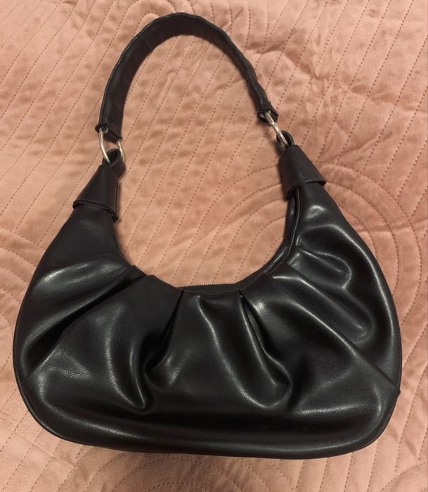 Черна чанта Zara