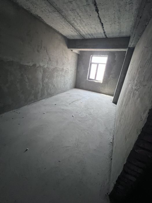 Каропка 2,3,4 этаж уйлар сотилади.