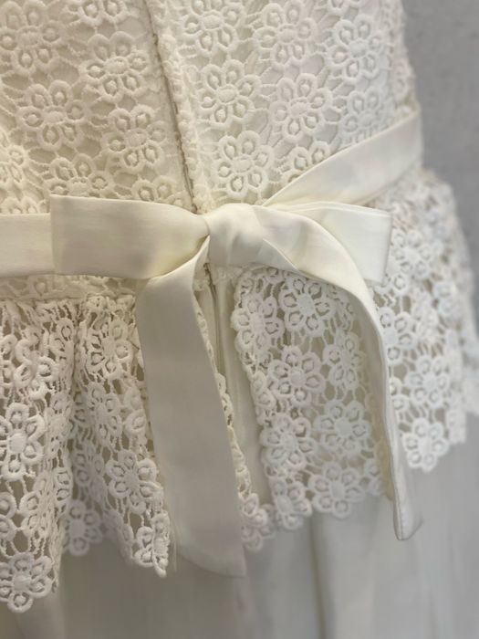 Платье белое нарядное