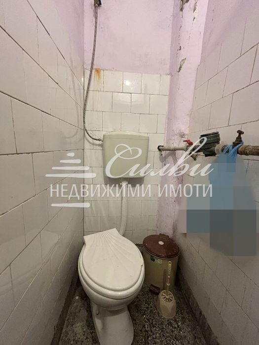 Дава се под наем Тристаен апартамент в Шумен, 2-ри корпус - 100 кв.м за 306 € - Снимка #10