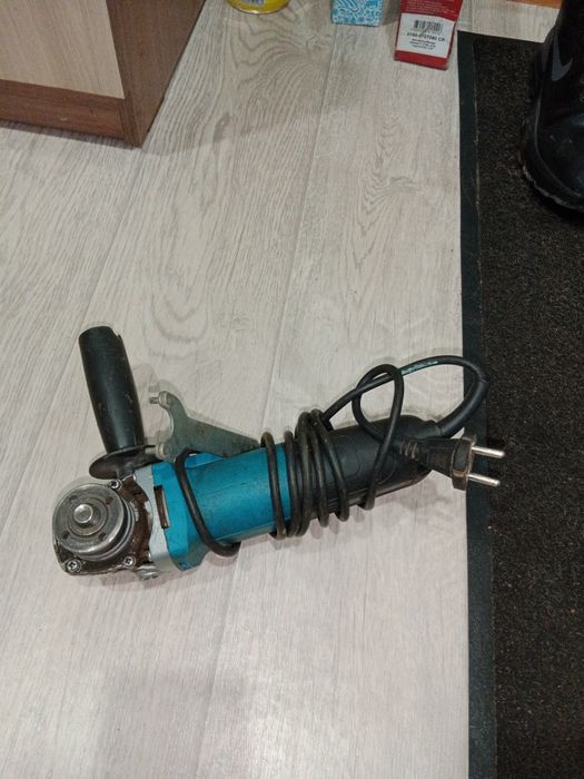 Балгарка не рабочи на запчасть