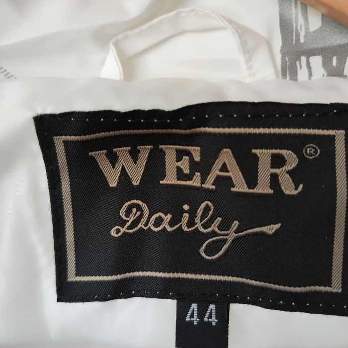 Преходно яке в бяло и сиво