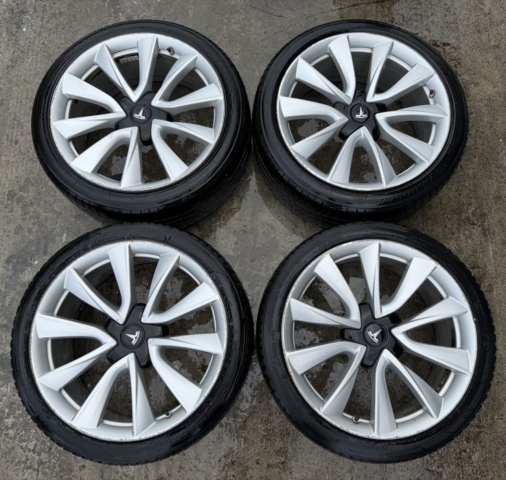 Jante / Roti Tesla Model 3 : 235 40 19