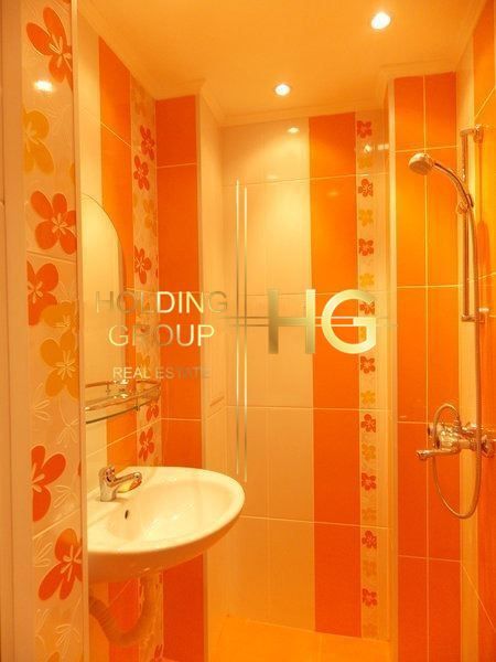 Продава се Тристаен апартамент в Варна, Център - 79 кв.м за 2013 €/кв.м - Снимка #7