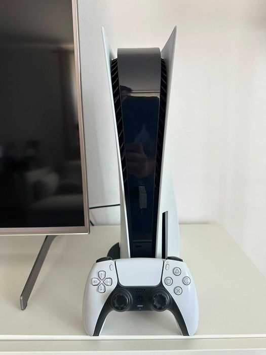 Vand/Schimb Playstation 5 (CFI-1016A). Schimb cu Xbox Series X. Nu trimit in tara.