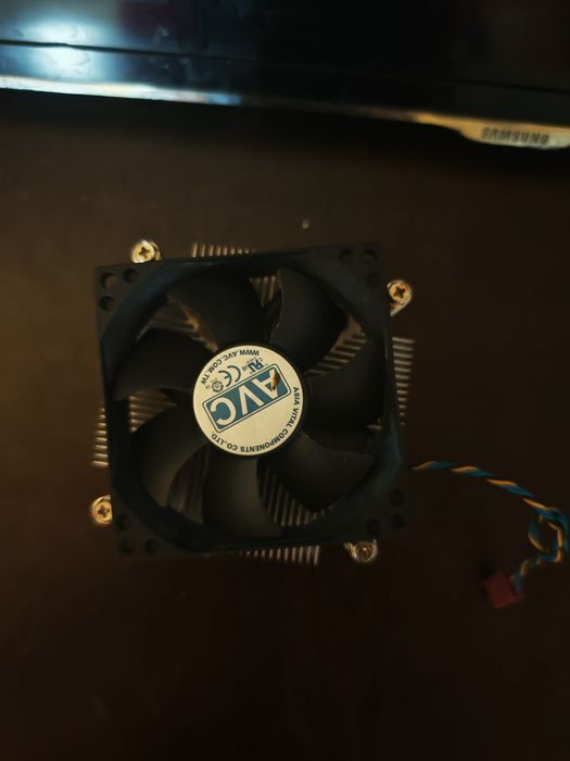 Vând piese calculator