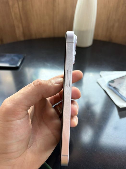 Проам Айфон 14 в илеальном состояние