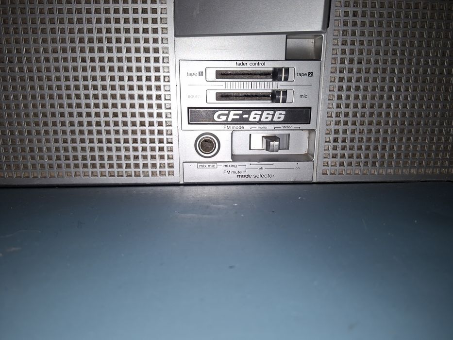 Sharp gf666, radiocasetofon dublu deck, radio 4 benzi, boombox Japonia 80'