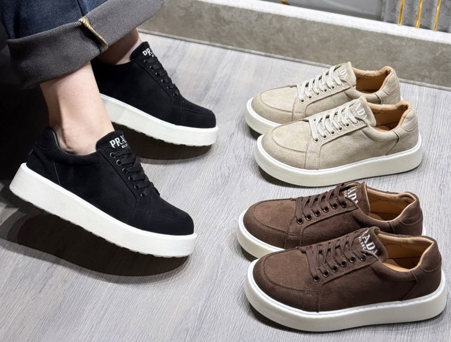 Красовки Прада все рассветки есть