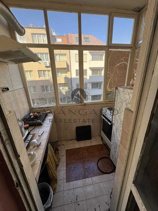 Продава се Тристаен апартамент в Пловдив, Кючук Париж - 94 кв.м за 760 €/кв.м - Снимка #8