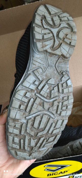 Работни обувки номер 40, нови