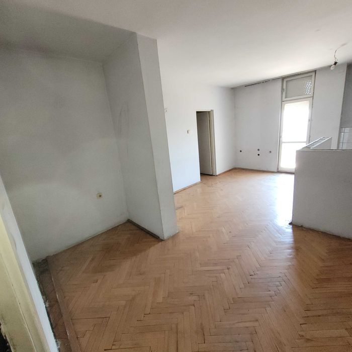 Продава се Тристаен апартамент в Лом - 78 кв.м за 523 €/кв.м - Снимка #6