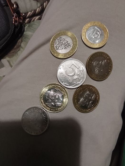 Продам монеты для аксессуары