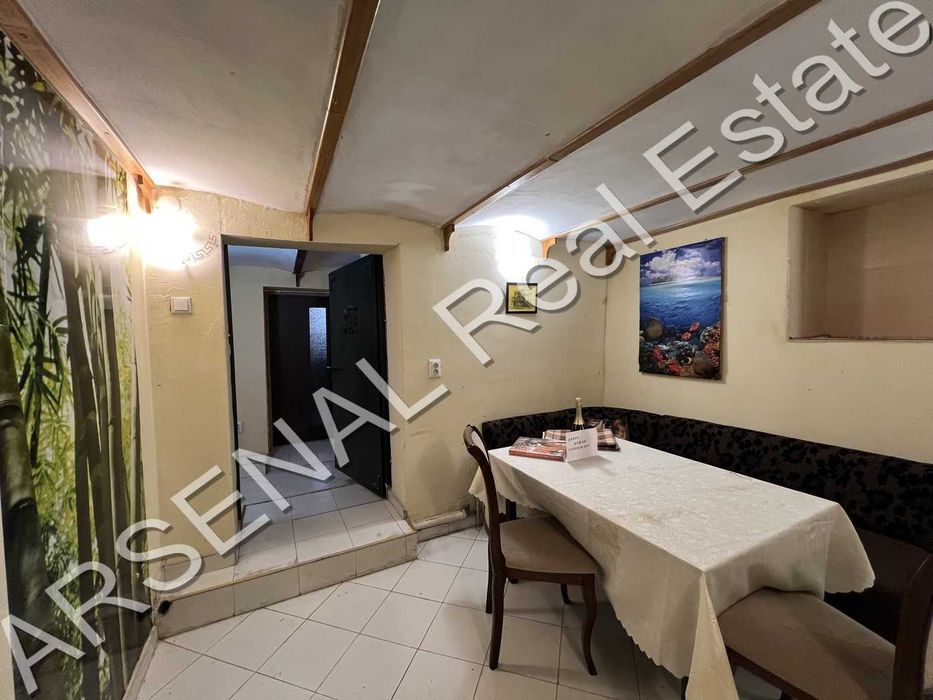 Дава се под наем Двустаен апартамент в София, Център - 72 кв.м за 448.8 € - Снимка #2